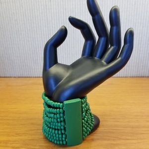 NWOT-Stretchable Green Wooden Bracelet